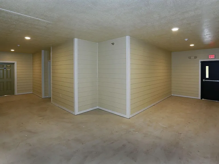 Common area hall ways are a MUST SEE!!