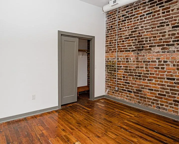 1711 E Main St — Photo 10