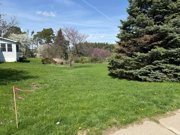 1703 Richmond St NW, Grand Rapids, MI 49504