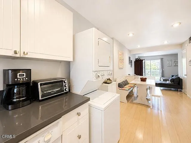 201 S Ventura Rd #8 — Photo 14