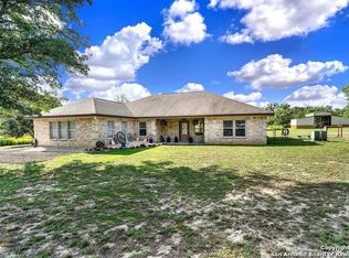 161 Black Jack Rd, La Vernia, TX 78121