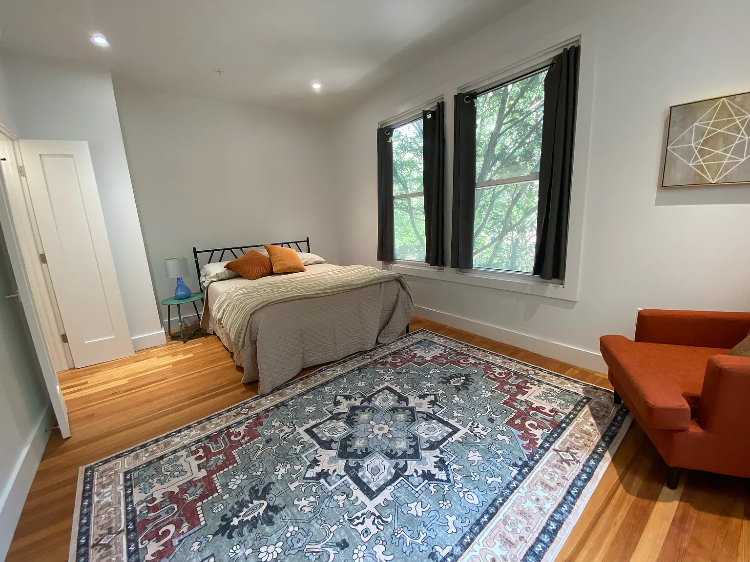 2 bed, 900 sqft, $4,000 — Photo 4
