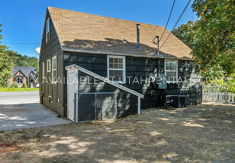 411 W Main St — Photo 3