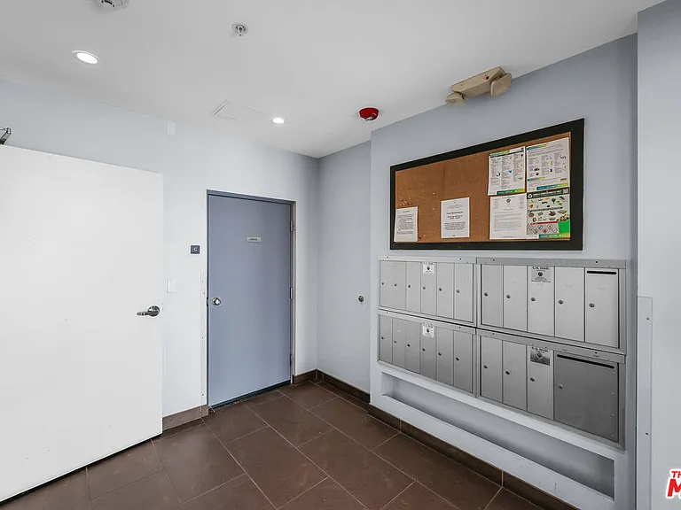 7133 Hawthorn Ave #Penthouse 6 — Photo 35