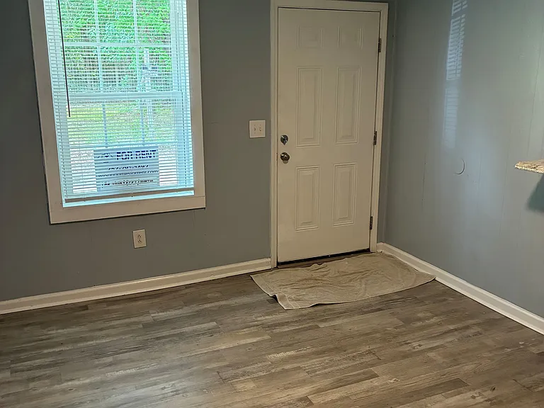 916 E Raleigh Blvd #G — Photo 2
