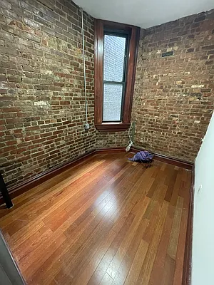 Rented by Bond New York | media 27