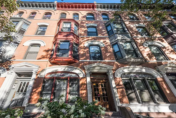 Rented by CORE | media 15