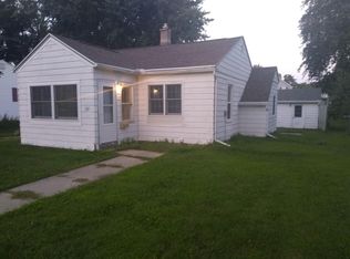526 N 1st St, Randolph, WI 53956
