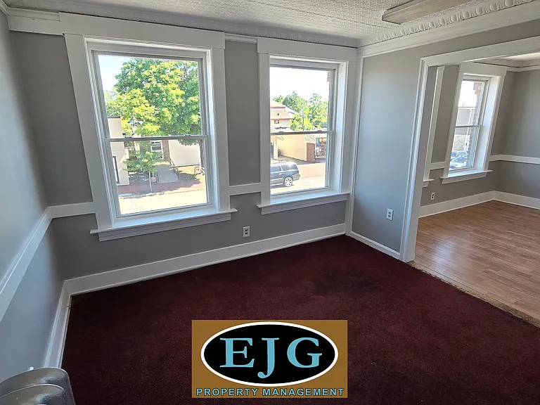 18 E Broadway #1 — Photo 7