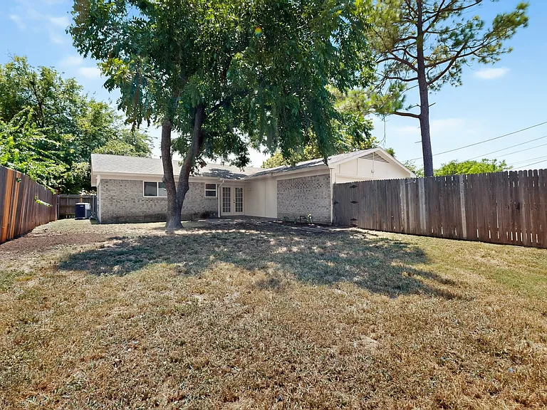 1717 Japonica Ln — Photo 36