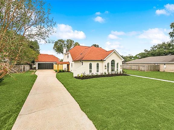 4th image of 8 Chateau Magdelaine Dr