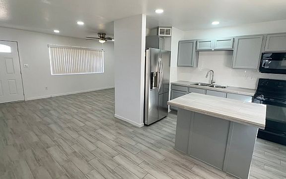 5th image of 10407 Jessie St