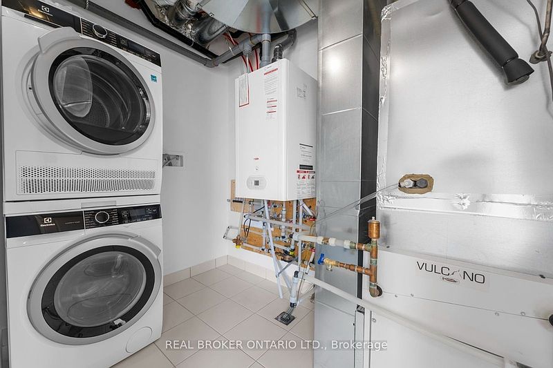 Toronto Townhouse for rent - 2 Bedrooms — photo 21