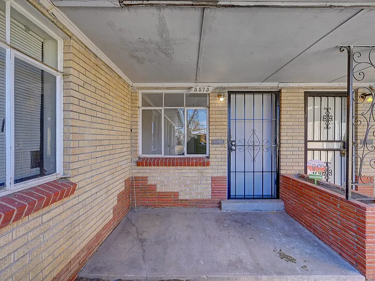3573 N Leyden St — Photo 3
