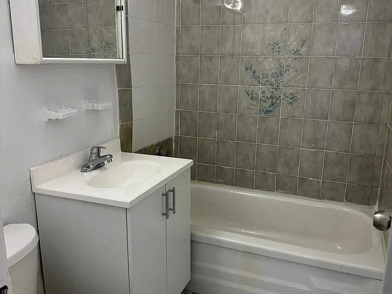 500 Dawes Rd #603 — Photo 2