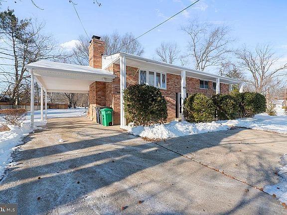 3rd image of 8003 Allentown Rd