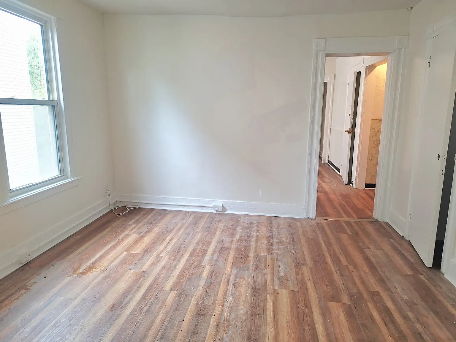 2 bed, 900 sqft, $1,600 — Photo 4