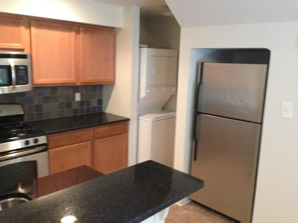 Kitchen - 3407 Race St #1