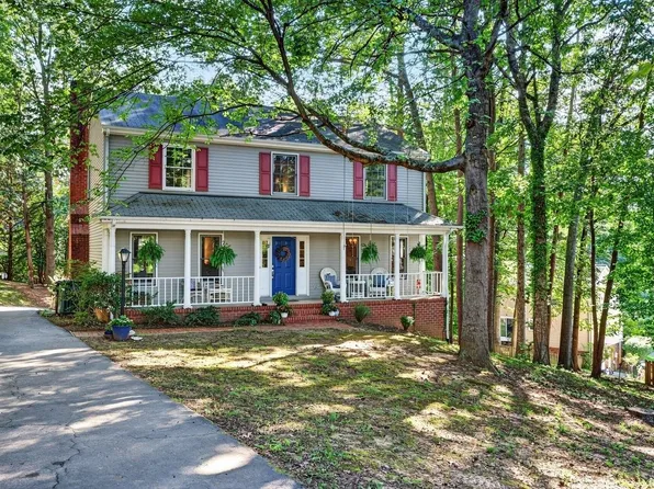 1141 Hearthglow Ct, Charlottesville, VA 22901