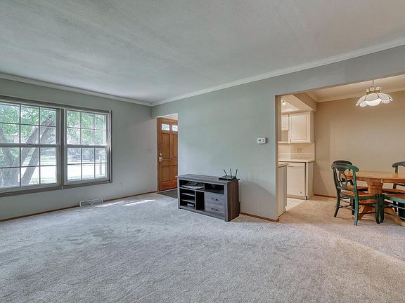 3rd image of 11624 W Bluemound ROAD