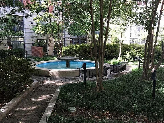 3rd image of 1021 N Garfield St APT 747