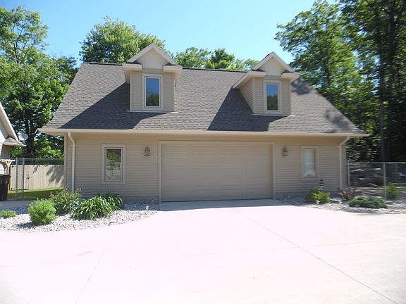 3rd image of 8795 Lakeside Dr
