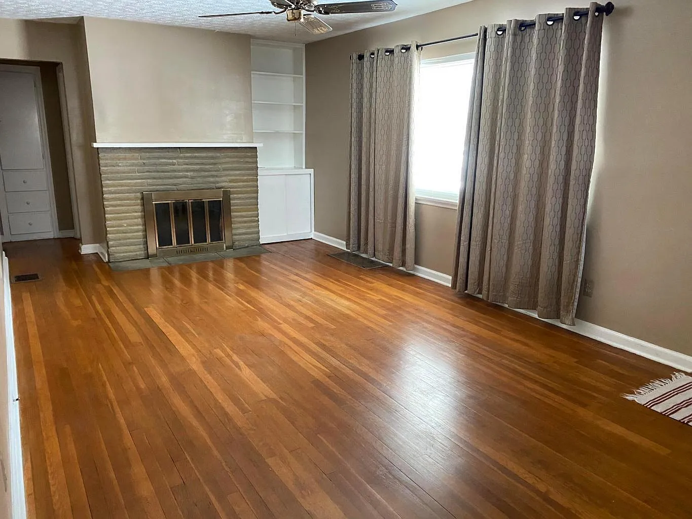 3 bed, 984 sqft, $2,000 — Photo 4