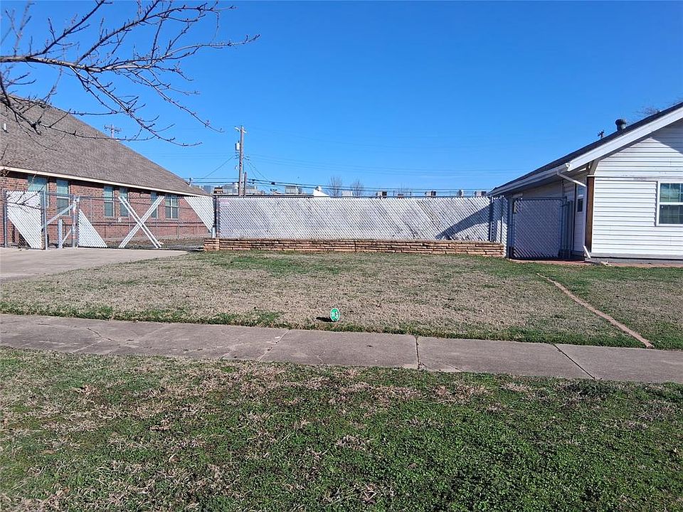 2nd image of 1623 NW 22nd St Lot 27