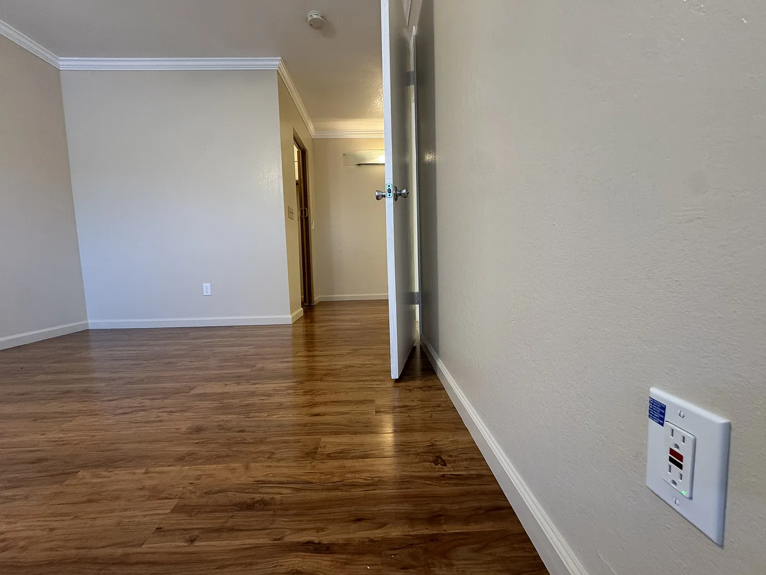 3 bed, 1100 sqft, $3,650 — Photo 4