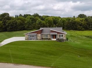 1713 Boelter Estates Dr NW, Rochester, MN 55901