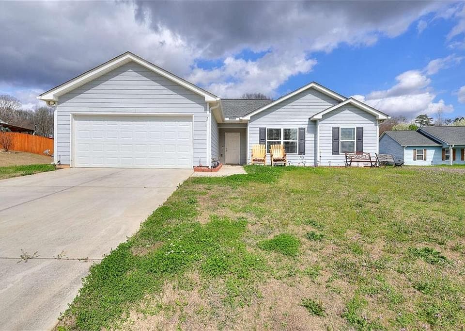 1st image of 39 Gray Field Ct
