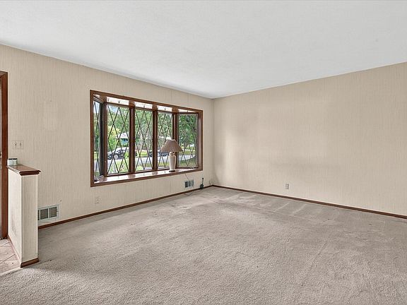 4th image of 8408 Rich Ave S