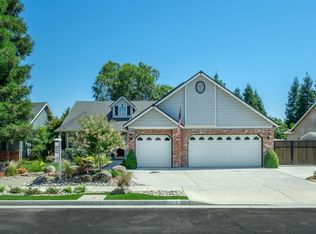 212 Athens Ave, Clovis, CA 93611