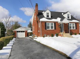 2854 Stuart Dr, Falls Church, VA 22042