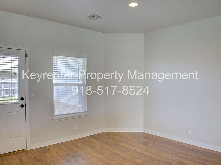 5839 E 148th Pl S — Photo 10