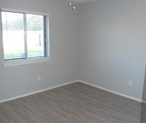 5th image of 714 Shenandoah Dr