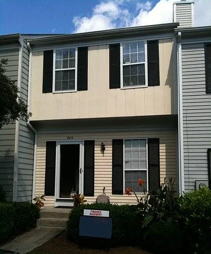806 Wedgewood Way Photo 1