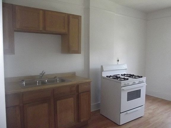 3rd image of 10547 S Corliss Ave #2