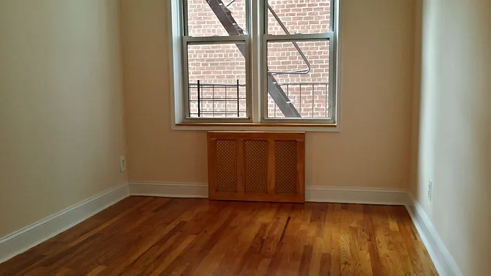 Rented by Realty Queens LLC | media 25