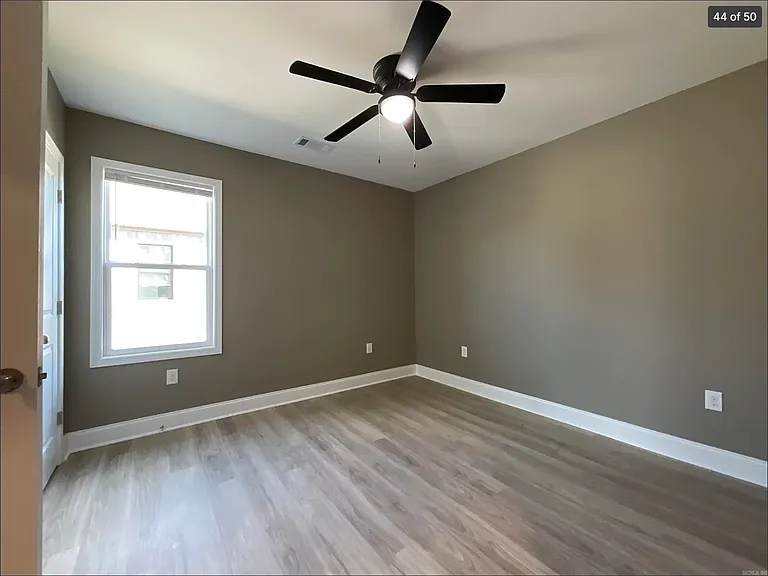 401 & 403 E Center St #401 — Photo 20