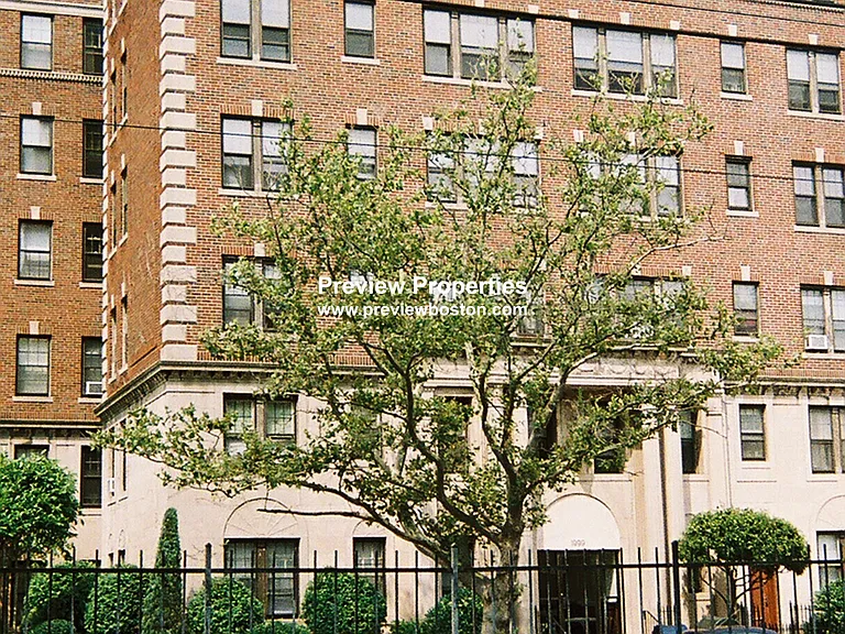 Commonwealth Ave — Photo 36