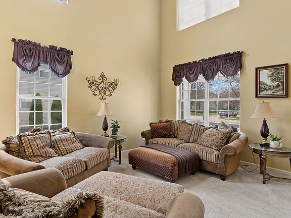 3rd image of 241 Ashcroft Ln