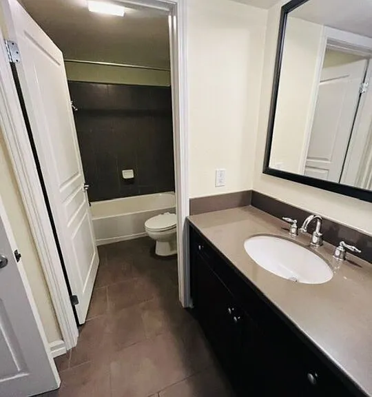 7320 Hawthorn Ave #308 — Photo 16