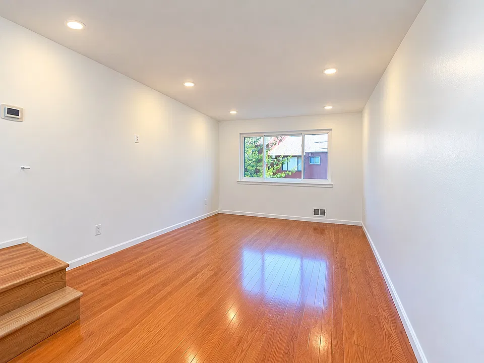 27 Venus Ln