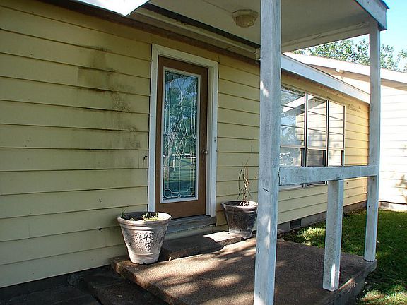 2nd image of 622 Evergreen St