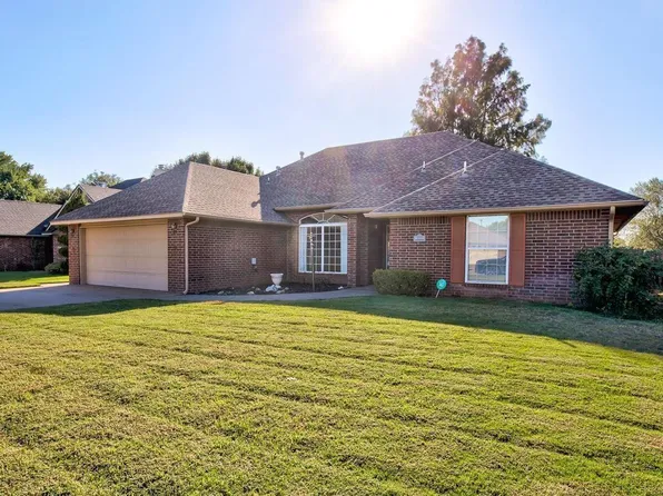 2106 Constitution Ave, Enid, OK 73703