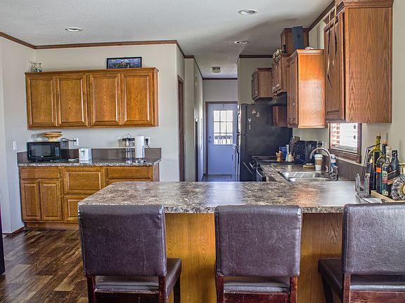 Open Kitchen W/Pantry