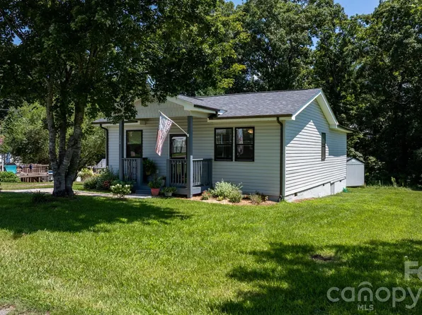 244 Holly St, Hudson, NC 28638