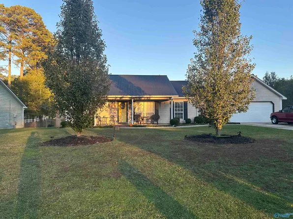 44 Woodham Dr, Albertville, AL 35951