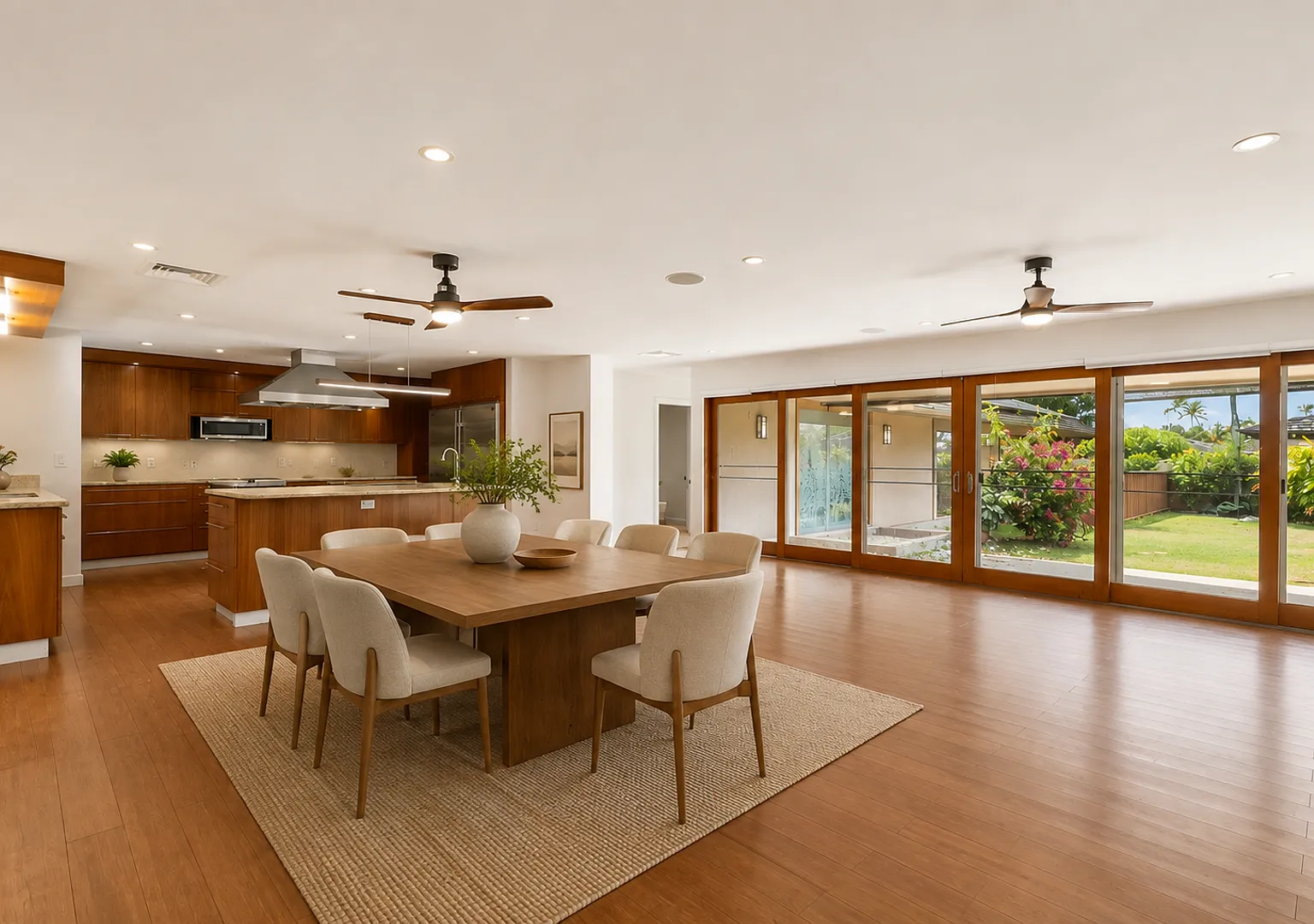 Kai Nani Living: Poolside Privacy Across from Waialae Country Club — Photo 2